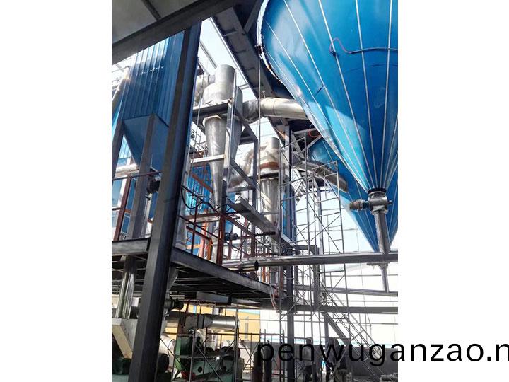 離心(xin)噴霧榦(gan)燥(zao)機